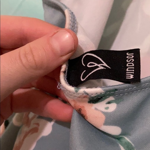 Adorable, short blue floral dress!!! 🌸 - Picture 3 of 3